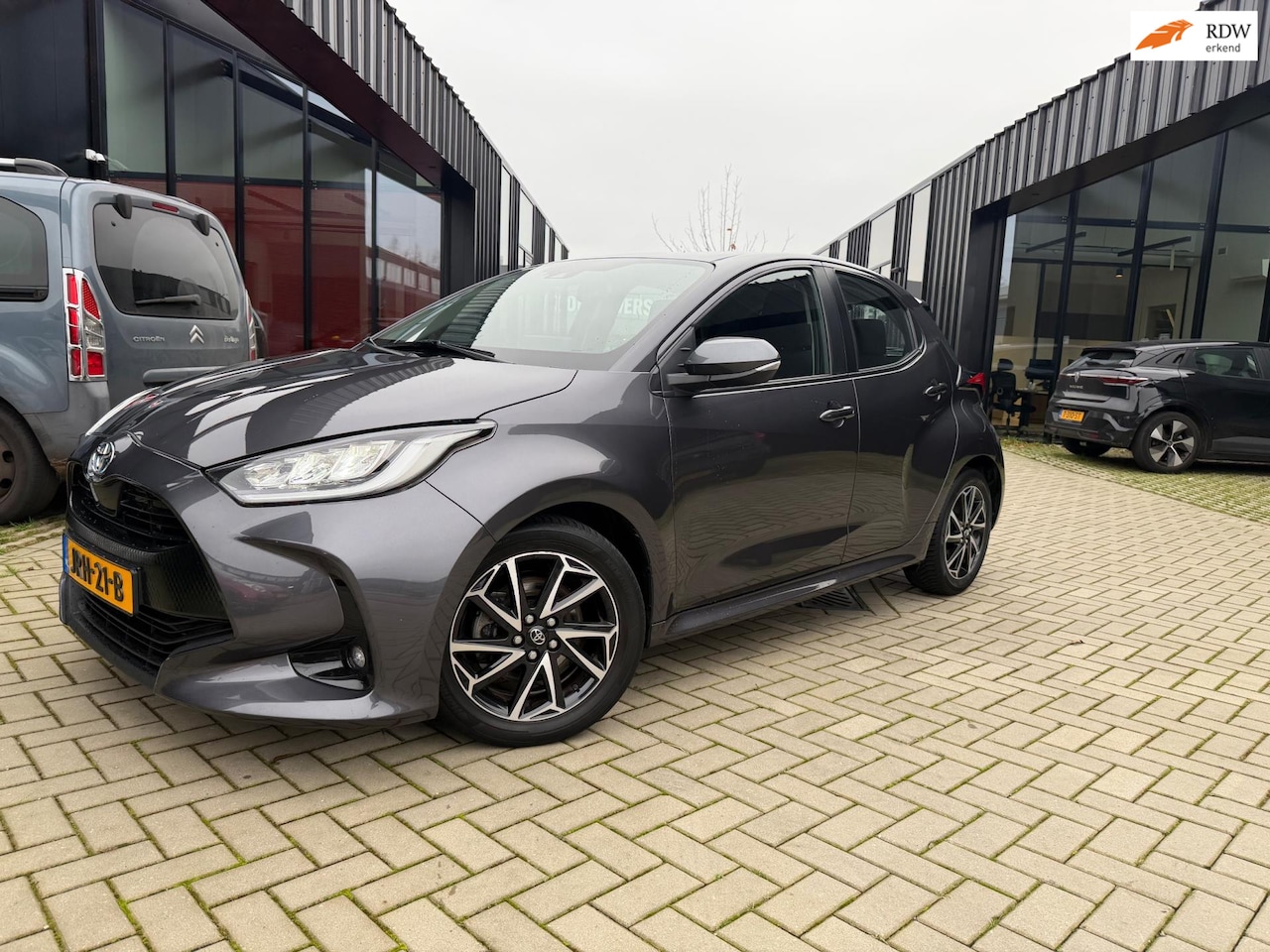 Toyota Yaris - 1.5 VVT-i Dynamic Clima Camera Stoelvw - AutoWereld.nl