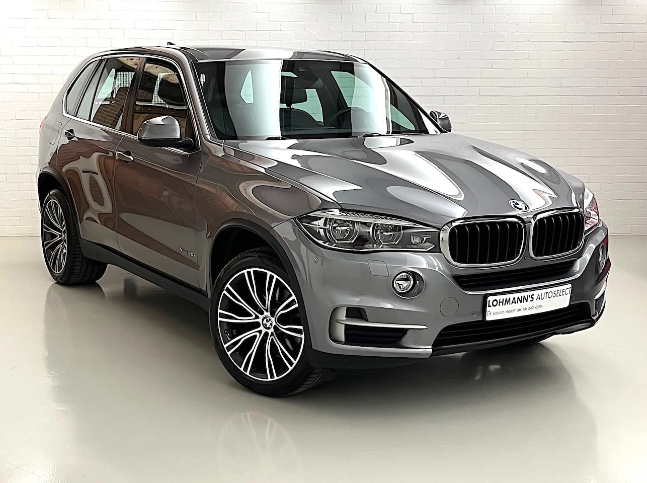 BMW X5 - 3.5i xDrive High Executive Orig.NL Individual 20-inch HUD El. Stoelen + Klep + Trekhaak - AutoWereld.nl