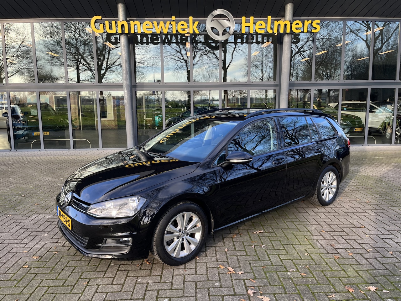 Volkswagen Golf Variant - 1.0 TSI Business Edition Connected | AUTOMAAT | CLIMA | CRUISE | NAVI | PDC V&A | TREKHAAK - AutoWereld.nl