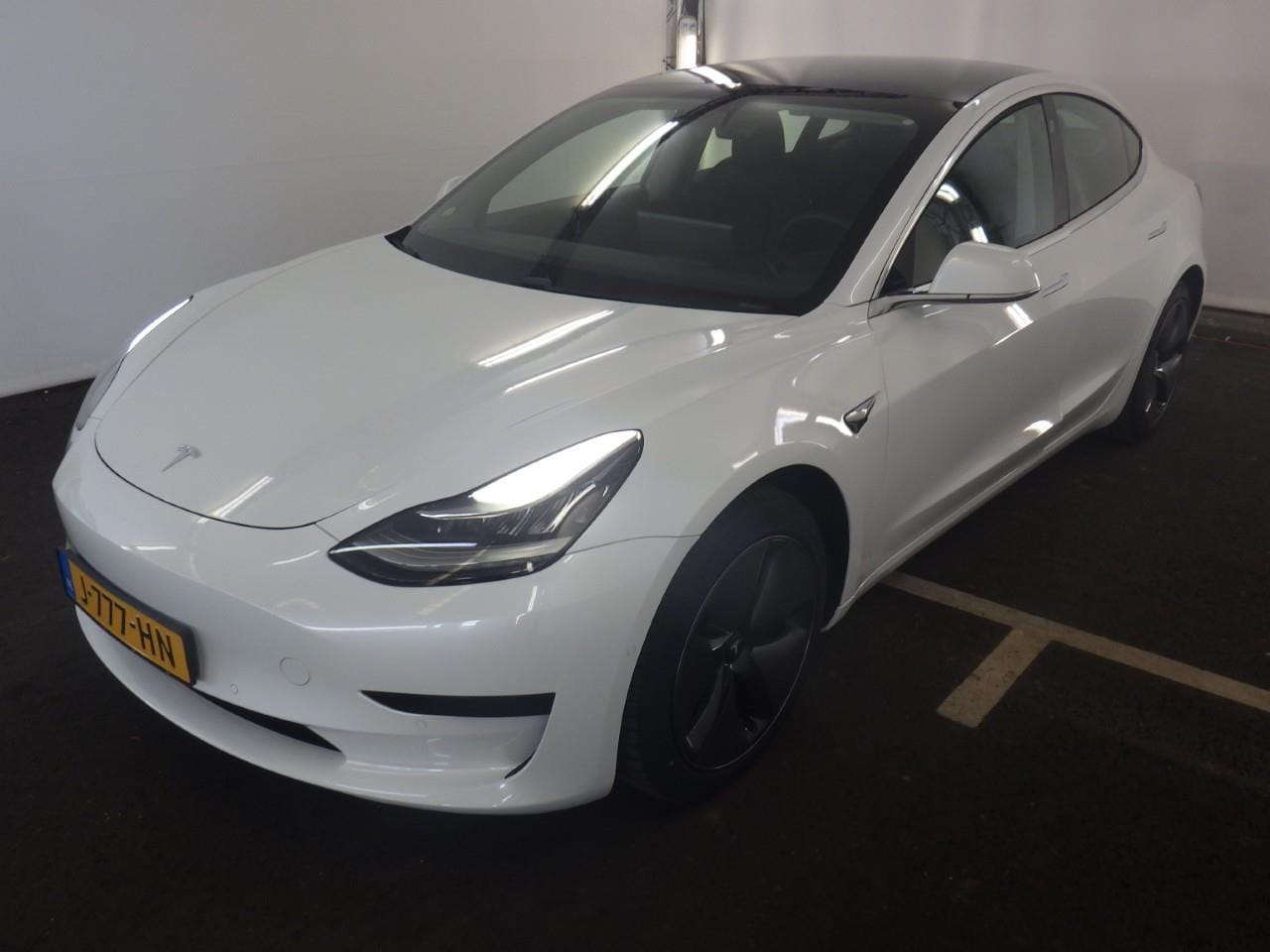 Tesla Model 3 - Standard RWD Plus 86% SoH [ AUTOPILOT+60 kWh+PREMIUM AUDIO ] - AutoWereld.nl