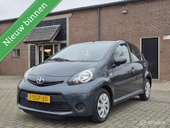 Toyota Aygo - 1.0 VVT-i Now I Airco I CV I Elek ramen I Dealer onderhouden