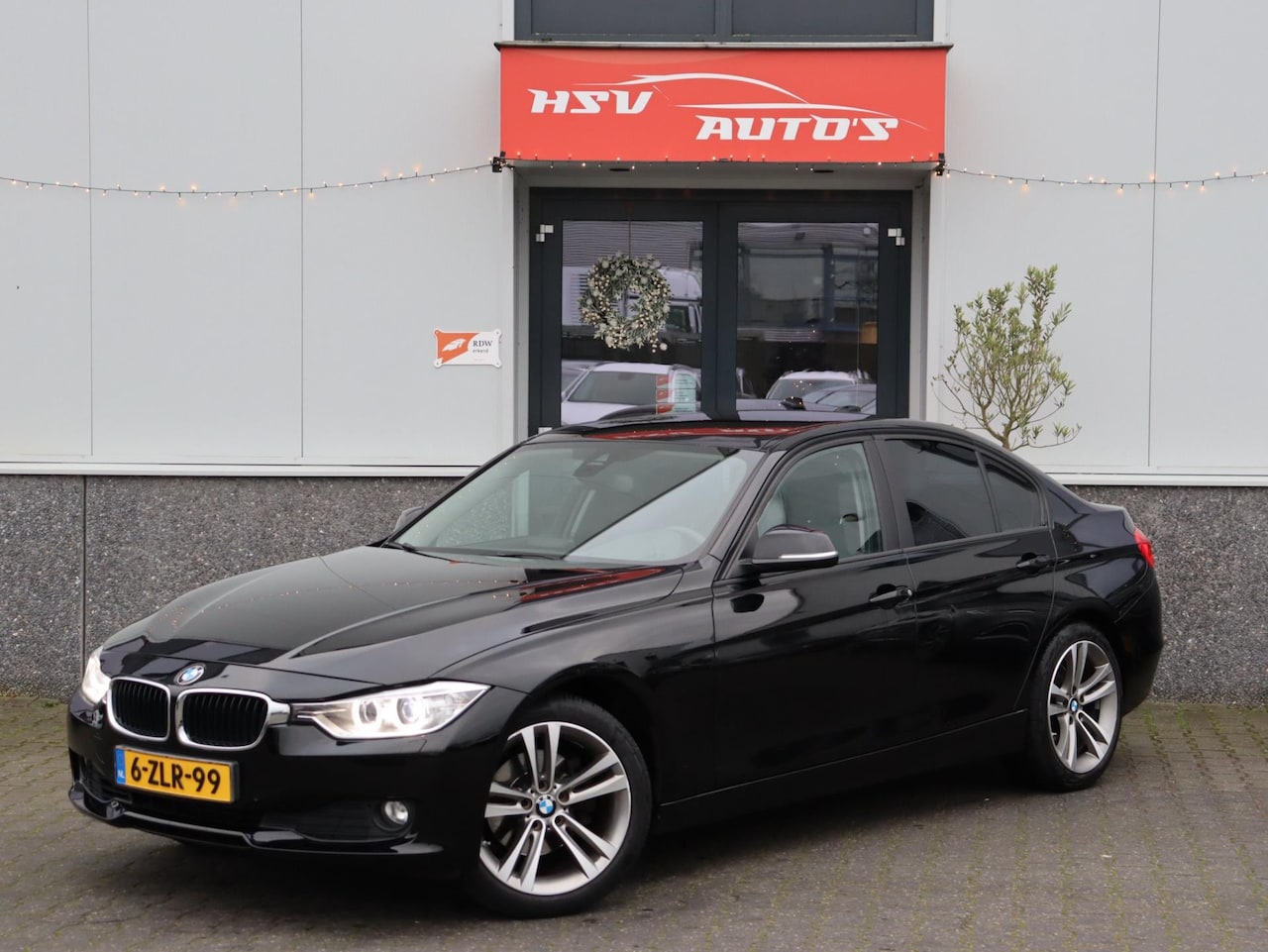 BMW 3-serie - 320d Upgrade Edition navi LM automaat - AutoWereld.nl