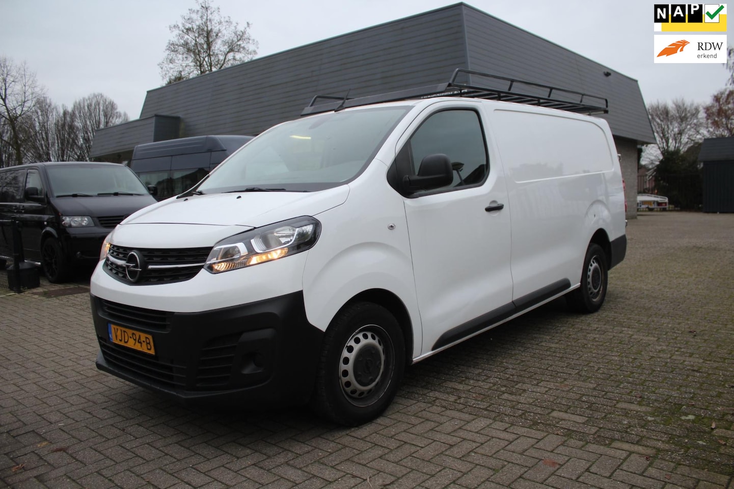Opel Vivaro - 122 pk EXTRA LANGE UITV IMPERIAL 2.0 CDTI L2H1 Edition - AutoWereld.nl