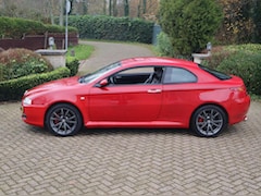 Alfa Romeo GT - 2.0 JTS Distinctive LEES TEKST