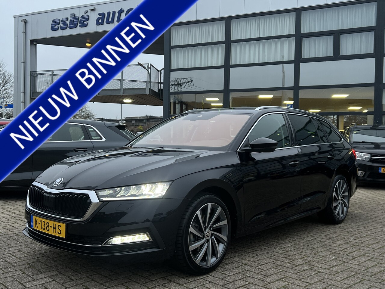 Skoda Octavia Combi - 1.0 e-TSI Automaat Business Edition Plus Navigatie Trekhaak Keyless 18 Inch Velgen Dab Car - AutoWereld.nl