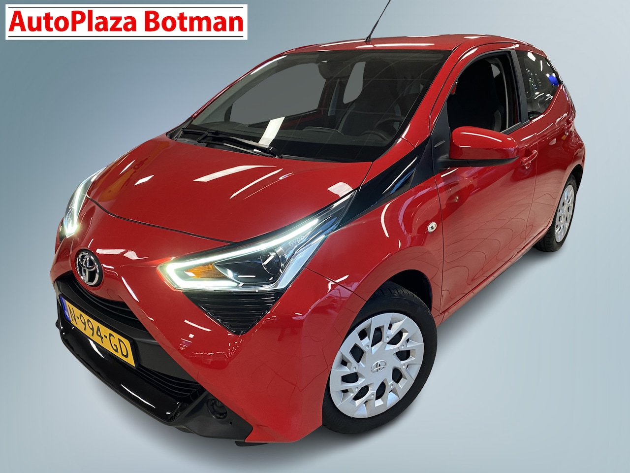 Toyota Aygo - 1.0 VVT-i x-play | Eerste eigenaar - AutoWereld.nl