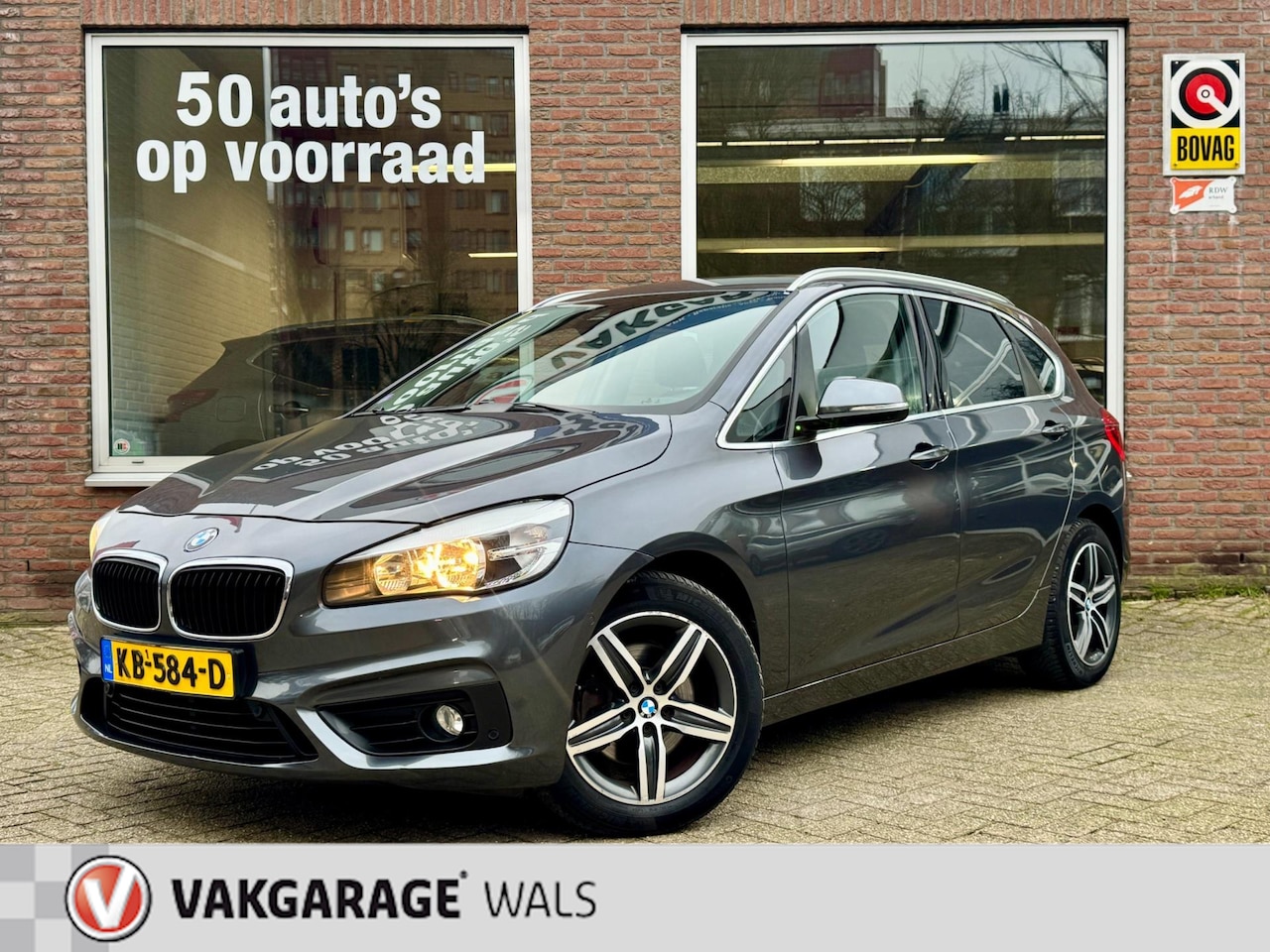 BMW 2-serie Active Tourer - 218i M Sport | Automaat | Airco | Stoelverwarming | Lane Assist | Velgen | PDC - AutoWereld.nl