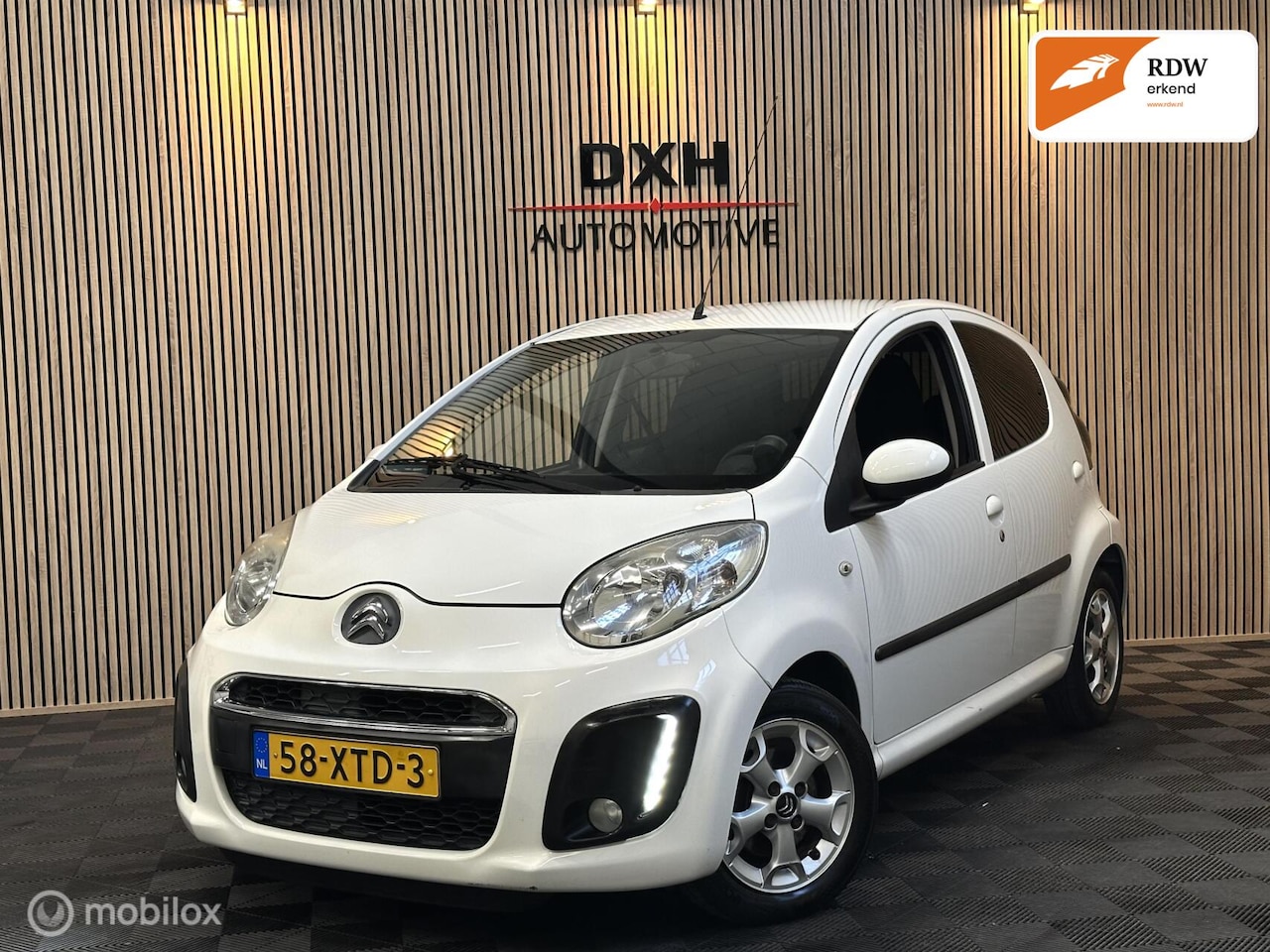 Citroën C1 - 1.0 First Edition 5-D LED AIRCO LMV GETINT-GLAS - AutoWereld.nl