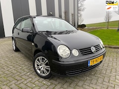 Volkswagen Polo - 1.4-16V Comfortline Airco-Cruise-Pdc-Lmv