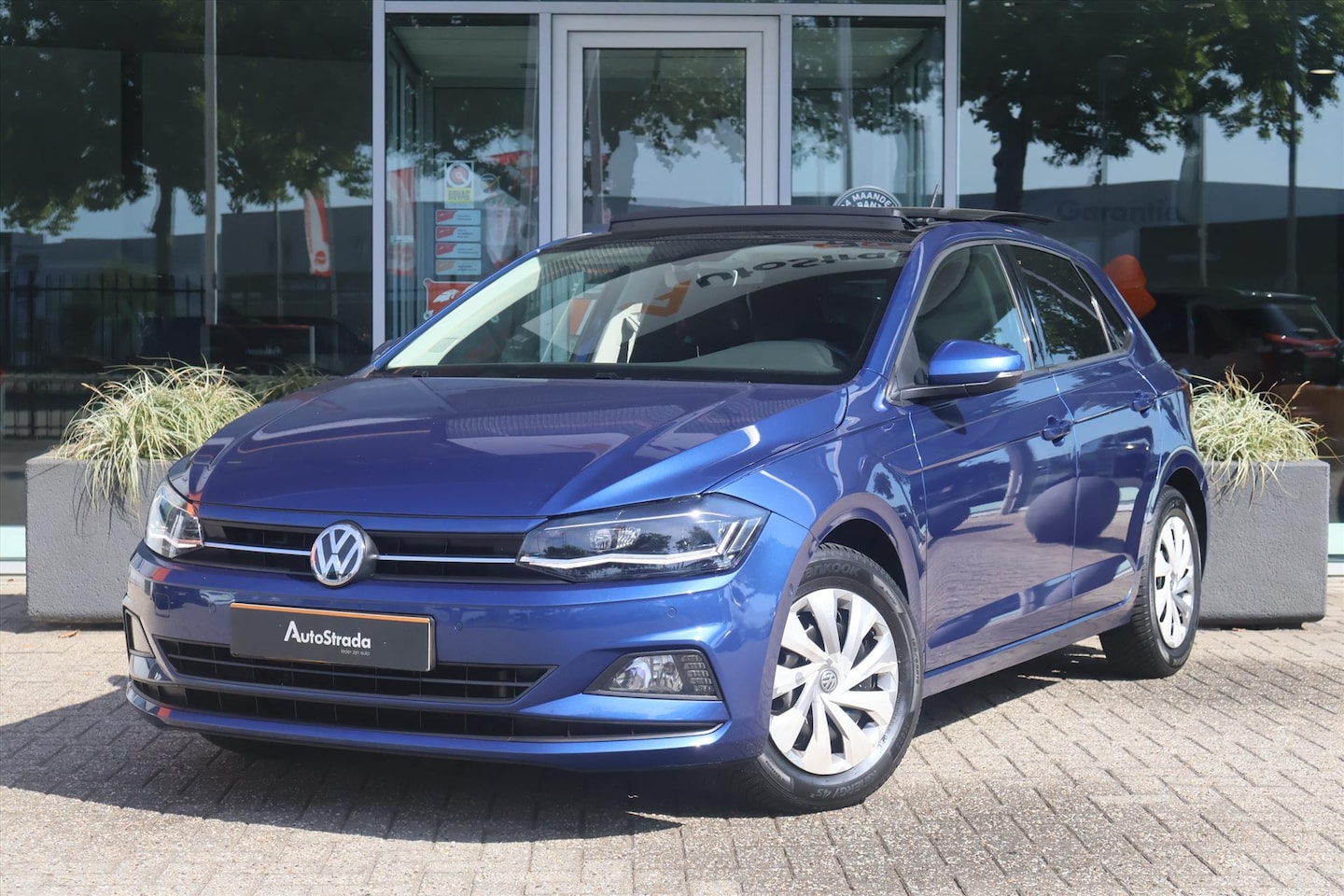 Volkswagen Polo - 1.0 Comfortline TSI 95pk | Pano | Adaptive | LED | Virtual | Climate | Camera | Navi | Car - AutoWereld.nl