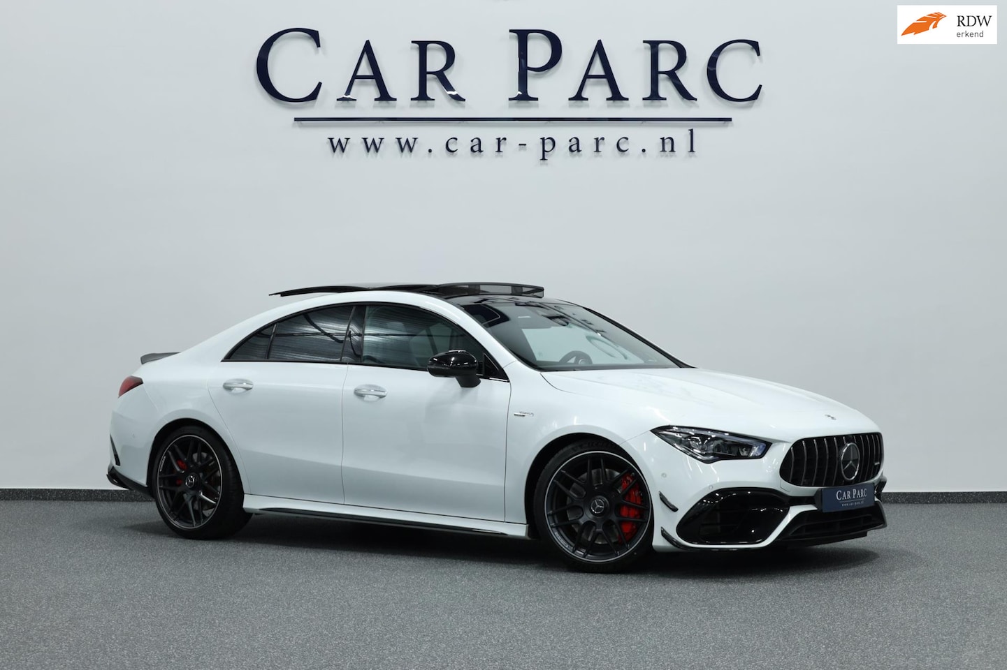 Mercedes-Benz CLA-Klasse - AMG 45 BTW/MULTIBEAM/VIRTUAL/SFEER/KUIP+MEMORY/19" LMV/CAM/ACC/ECC/12 MND GARANTIE - AutoWereld.nl