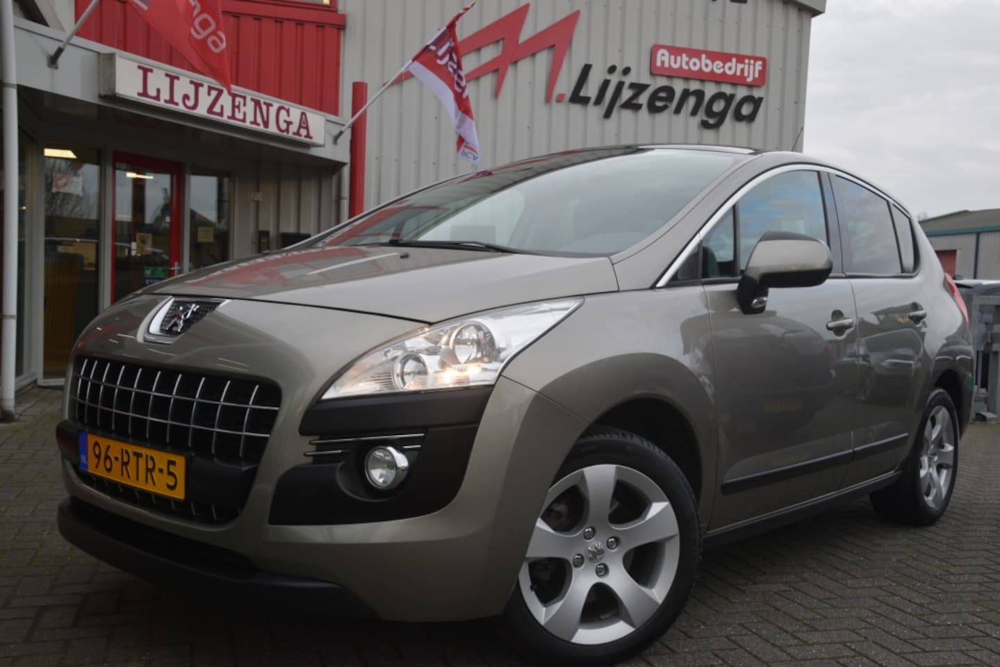 Peugeot 3008 - 1.6 THP ST Navi | Clima | Bluetooth | PDC | Pano | Cruise - AutoWereld.nl