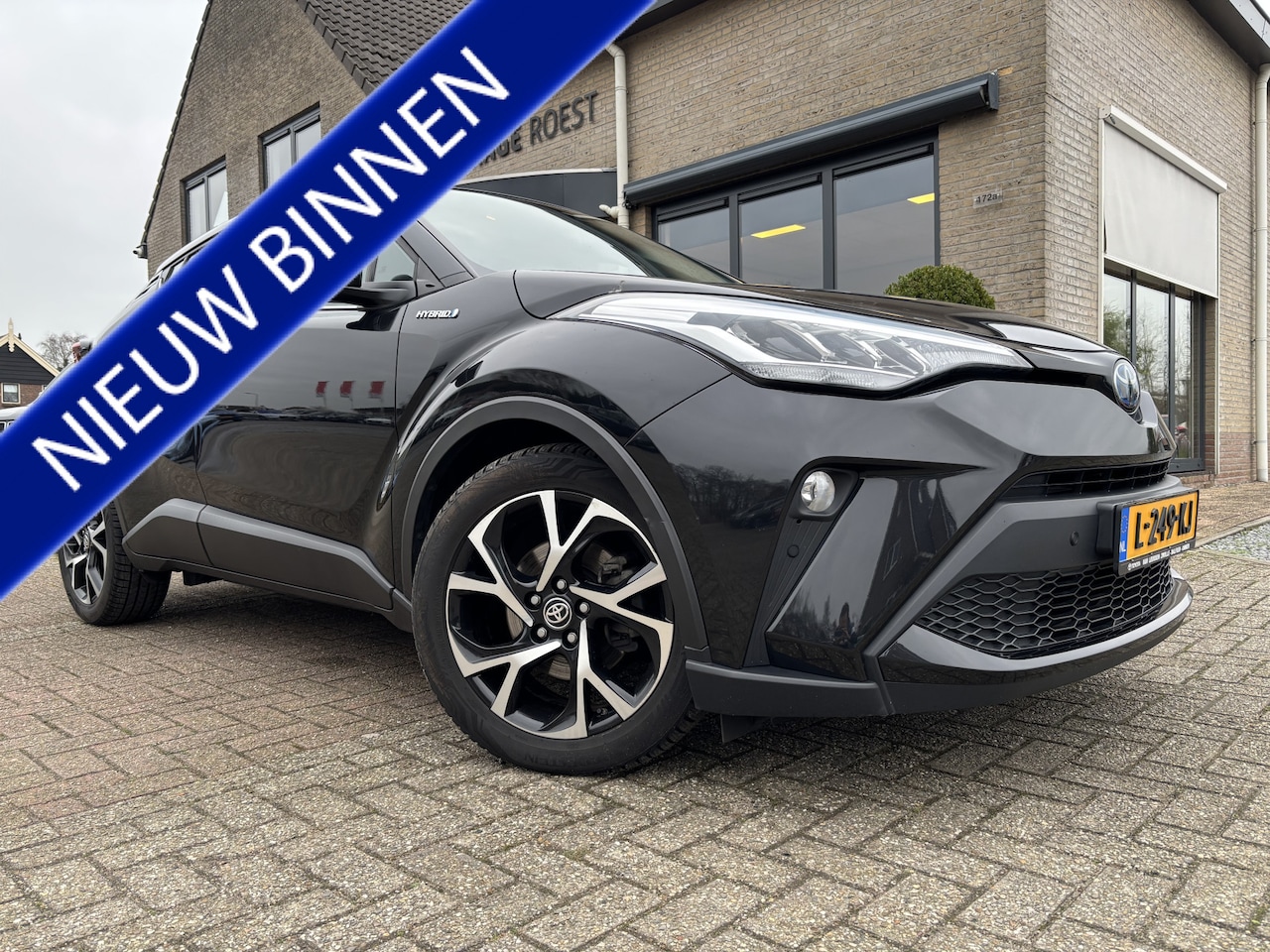 Toyota C-HR - 1.8 Hybrid Dynamic Automaat Carplay / All-Seasons / Full LED - AutoWereld.nl