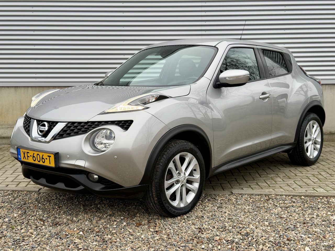 Nissan Juke - 1.6 N-Connecta Automaat [ Fm navi,camera,ecc,cruise,lmv ] - AutoWereld.nl