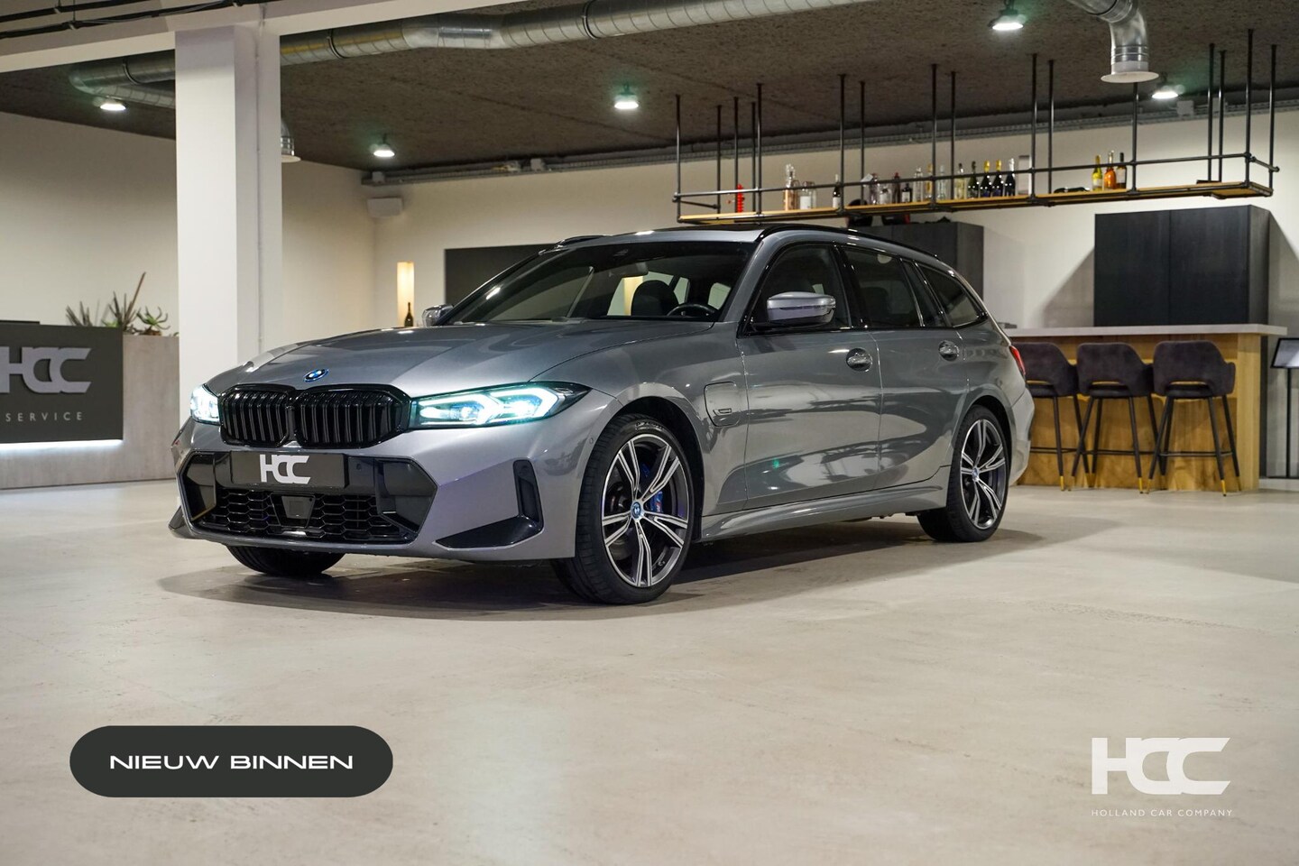 BMW 3-serie - 330 e xDrive | M Sport | Panorama | BTW | 19'' - AutoWereld.nl