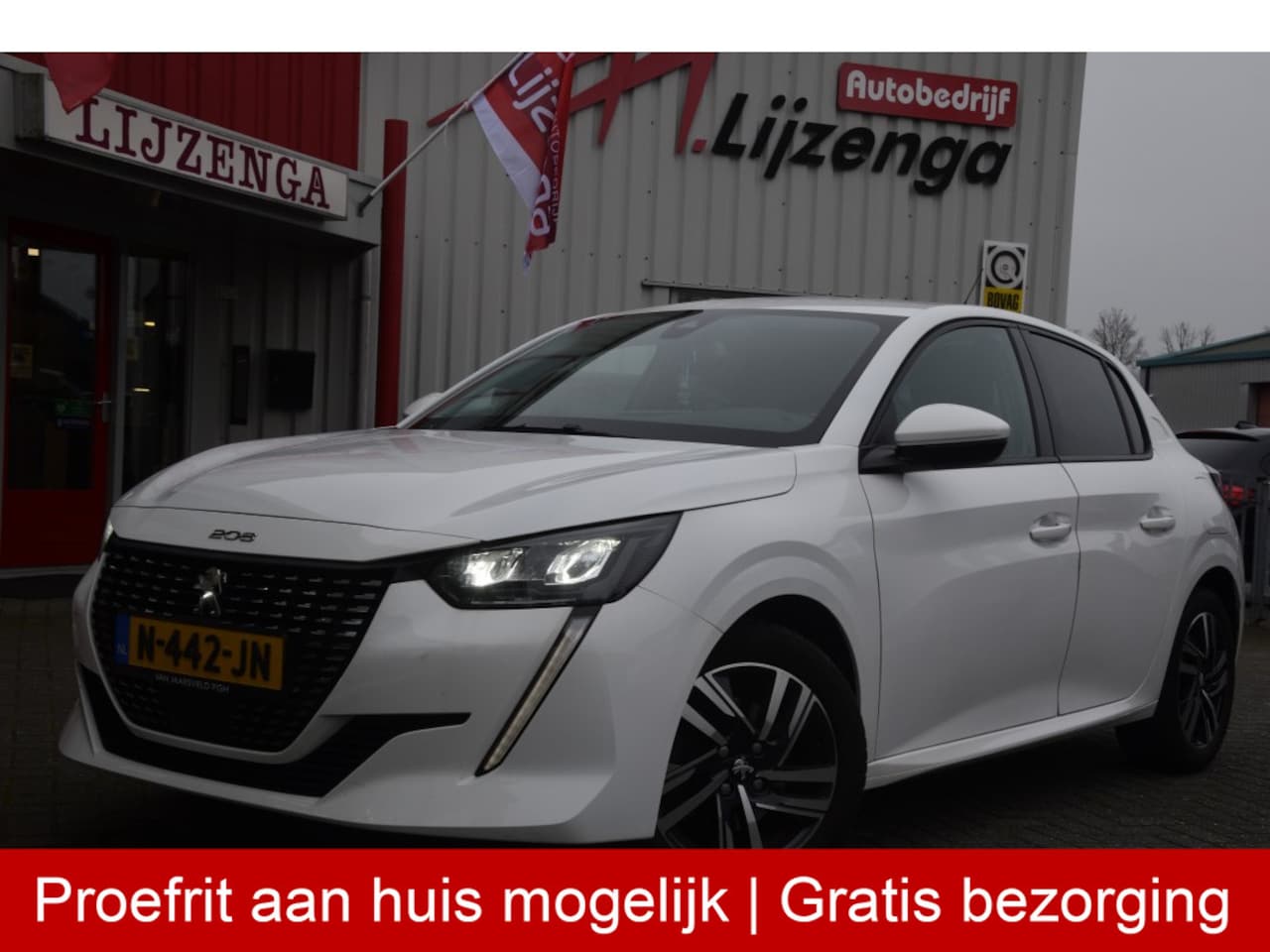 Peugeot 208 - 1.2 PureTech Blue Lease Allure Carplay | Keyless | Trekhaak | LED | Camera | LMV - AutoWereld.nl