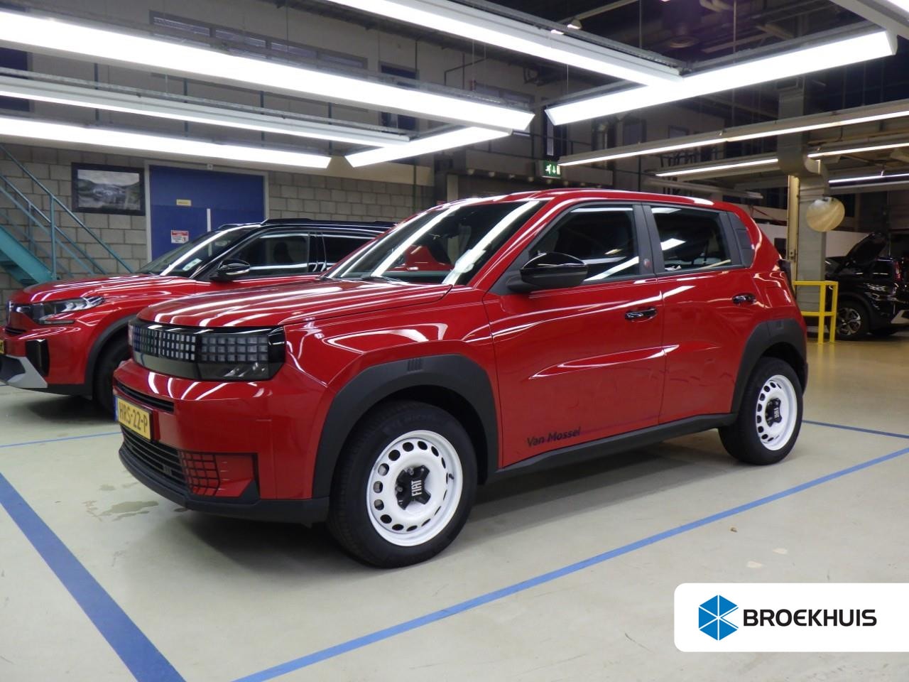 Fiat Grande Panda - RED 11kW 44 kWh Nieuw!! | Airco | Carplay | Cruise | Digitaal Dashboard | LED | Parkeersen - AutoWereld.nl