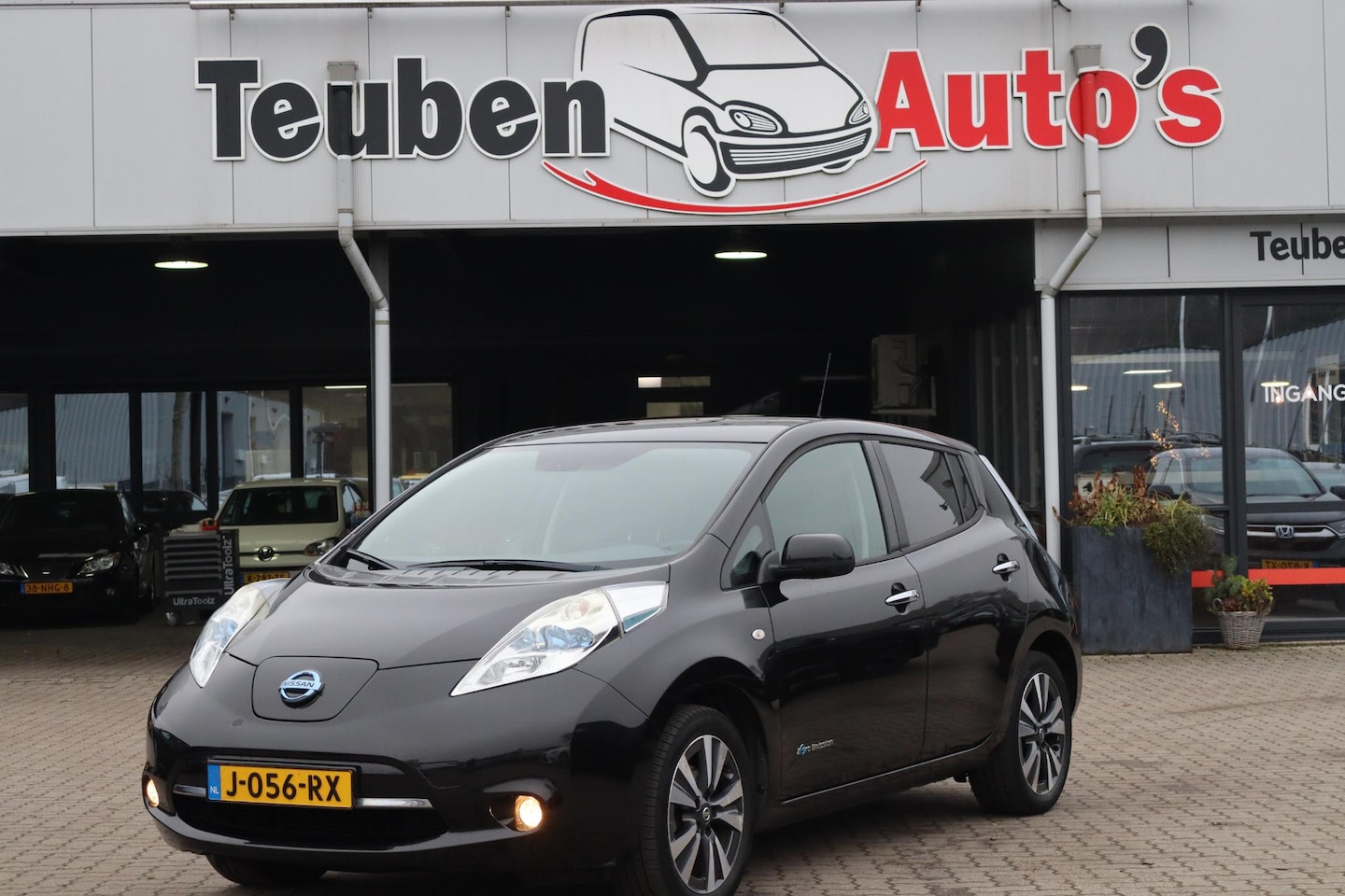 Nissan LEAF - Tekna 24 kWh 75% SOH, Navigatie, 360 Camera, Cruise control, Bose sound system, Elektrisch - AutoWereld.nl