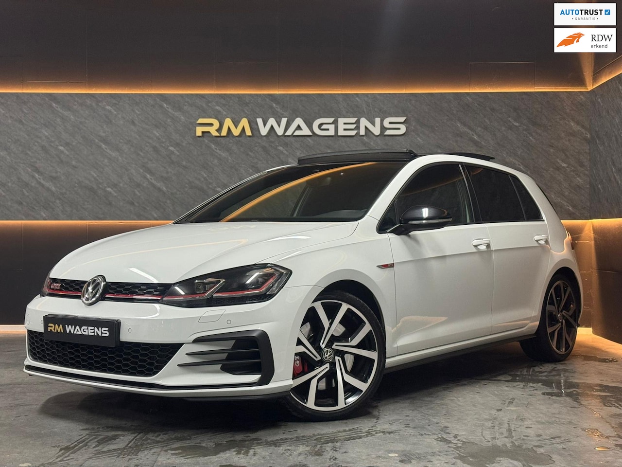 Volkswagen Golf - 2.0 TSI GTI Performance|PANO|KEYLESS|CARPLAY|SFEERV|STANDKACHEL - AutoWereld.nl