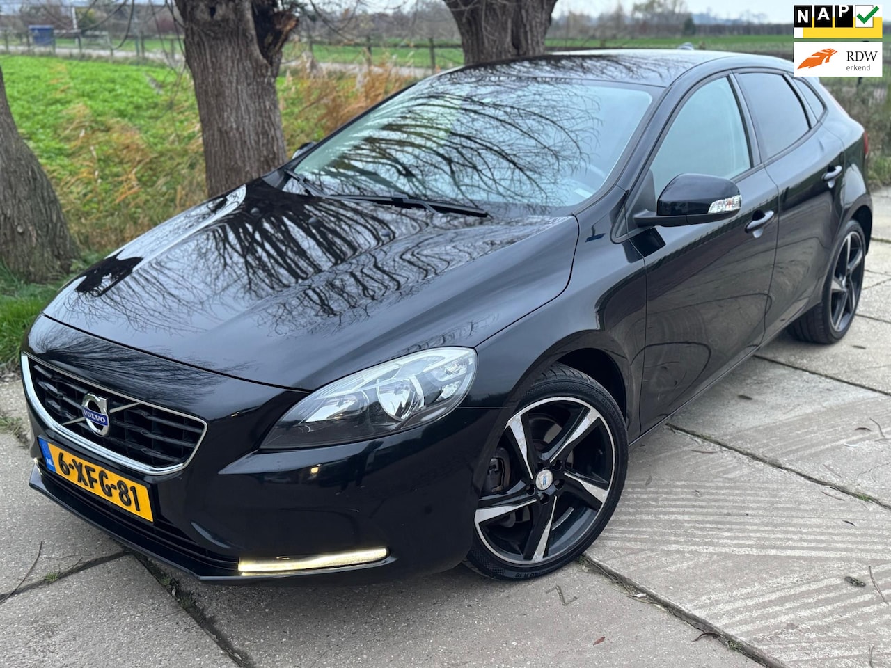 Volvo V40 - 2.0 D4 2014 190PK EURO 5 LED/CRUISE/PDC/CLIMA/NAVI/18" - AutoWereld.nl
