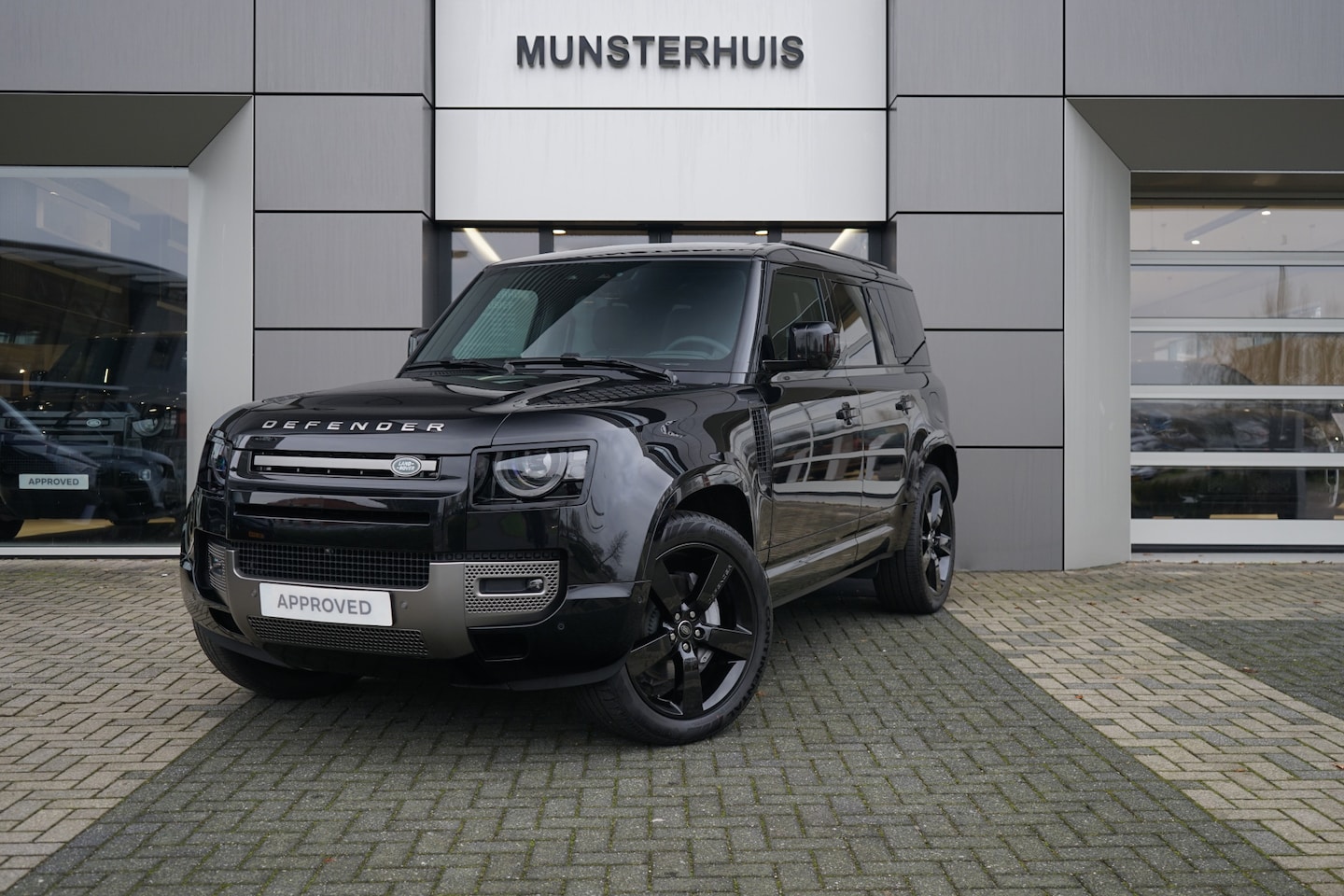 Land Rover Defender 110 - 2.0 P300e 110 X-Dynamic SE | Voorstoelen verwarmd | Meridian | Schuif/Kantel dak | - AutoWereld.nl