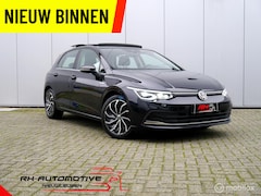 Volkswagen Golf - 1.5 eTSI 1st Ed.|PANO|Carplay|Massagestoel