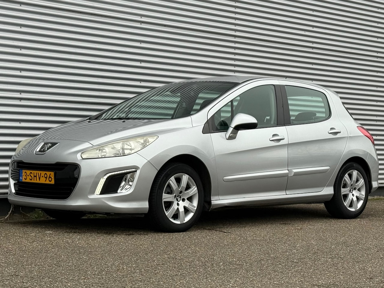 Peugeot 308 - 1.6 VTi Active 1.6 VTi Active, LED, Cruise, Trekhaak, APK, BJ 2012 - AutoWereld.nl