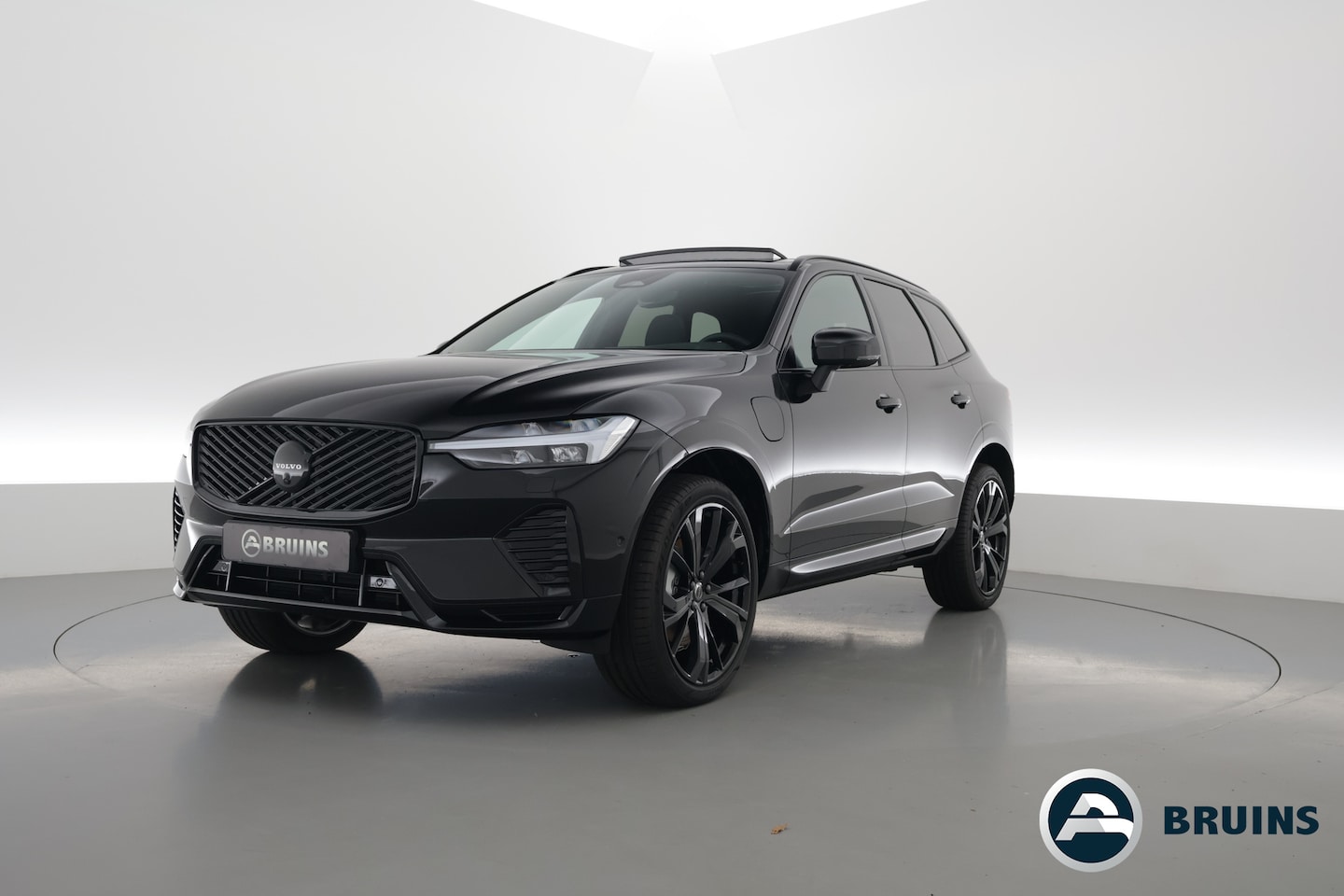 Volvo XC60 - T6 Plug-in hybrid Plus Black Edition | Pano | H&K | Mem. Seats | 360Cam | Blis | Pilot Ass - AutoWereld.nl