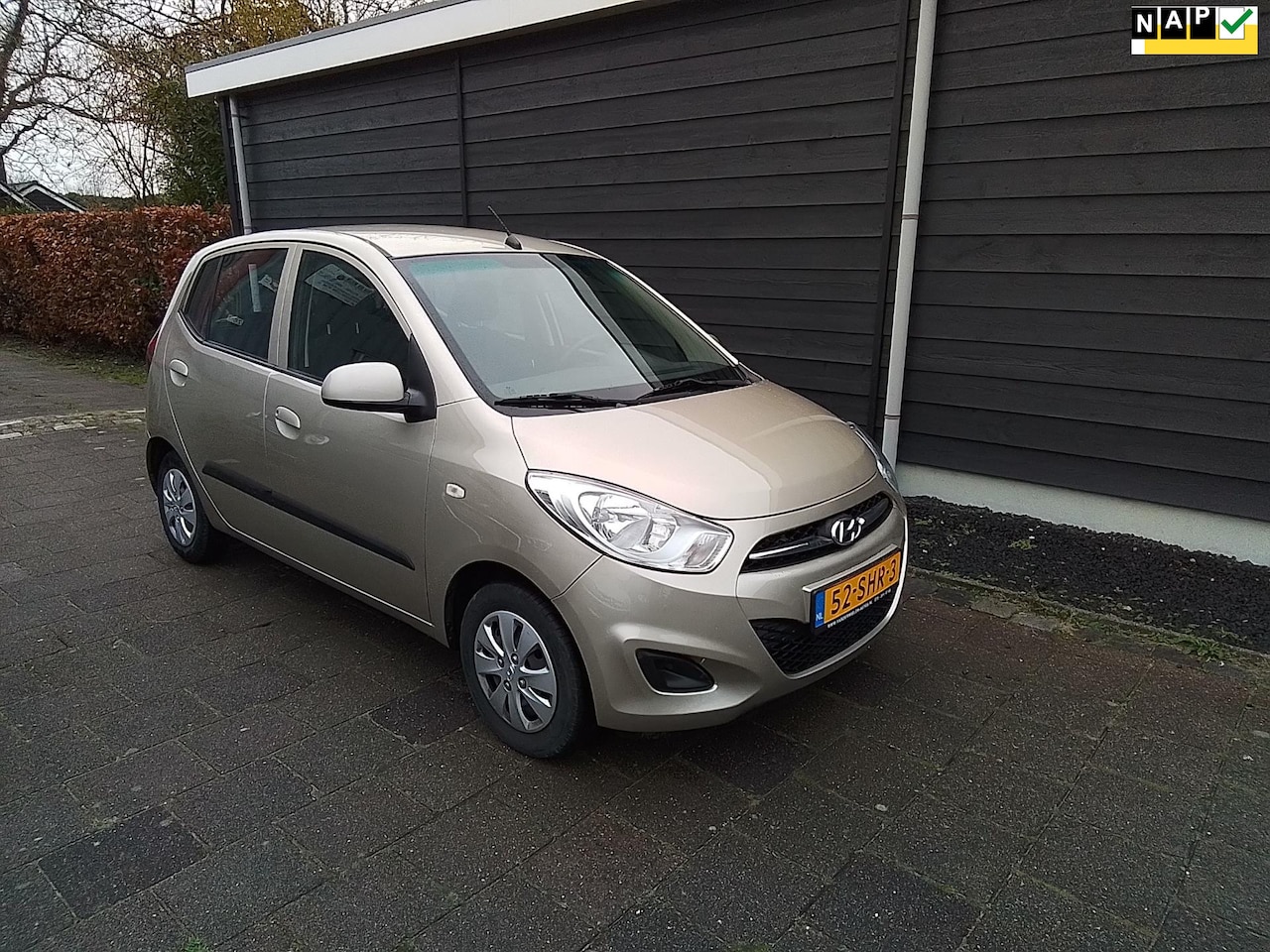 Hyundai i10 - 1.1 i-Drive Cool airco nap km 61564 nl auto. zeer lux,s - AutoWereld.nl