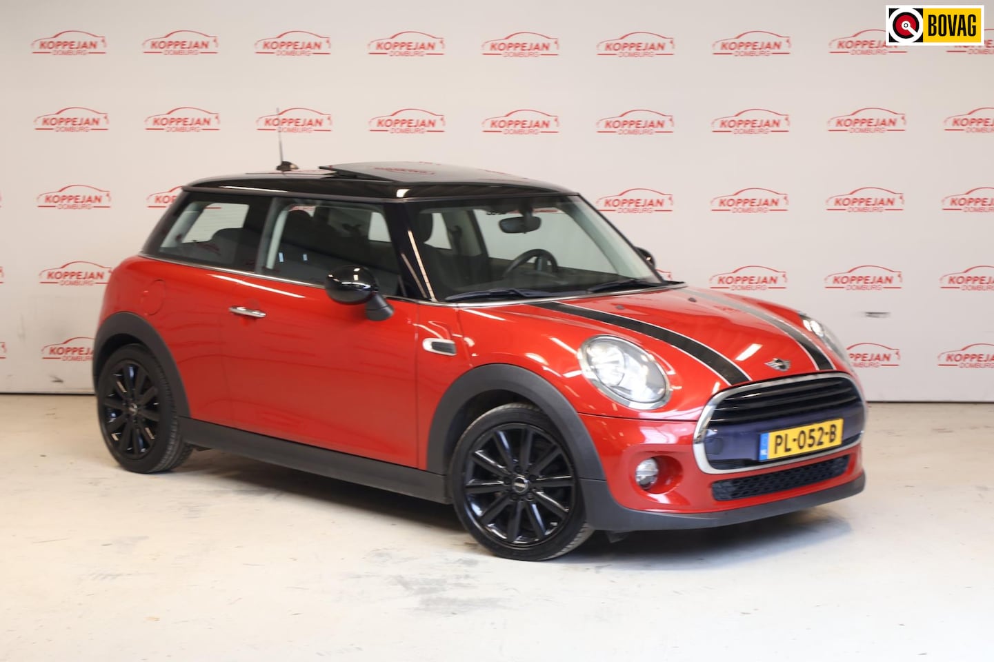 MINI Cooper - Mini 1.5 Salt Business NL auto, Stoelverw, Panoramadak, Navi - AutoWereld.nl