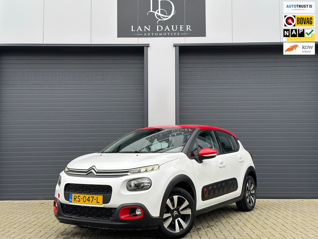 Citroën C3 - 1.2 PureTech Shine / Camera / Carplay / ACTIE - AutoWereld.nl