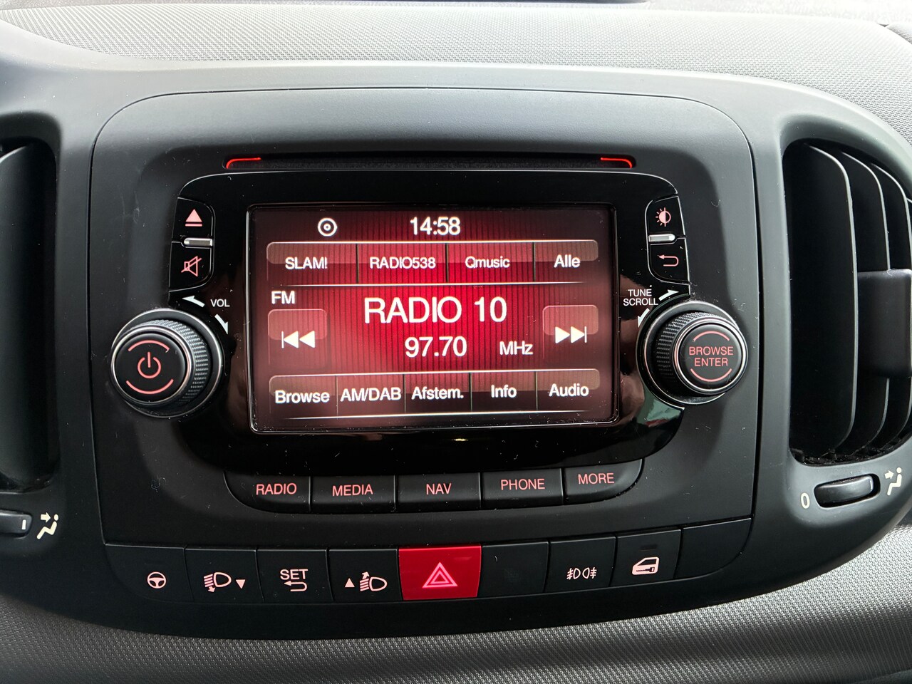 Fiat 500 L Living - 1.4 T-Jet Lounge 120pk Nieuwe Distributie/Banden!