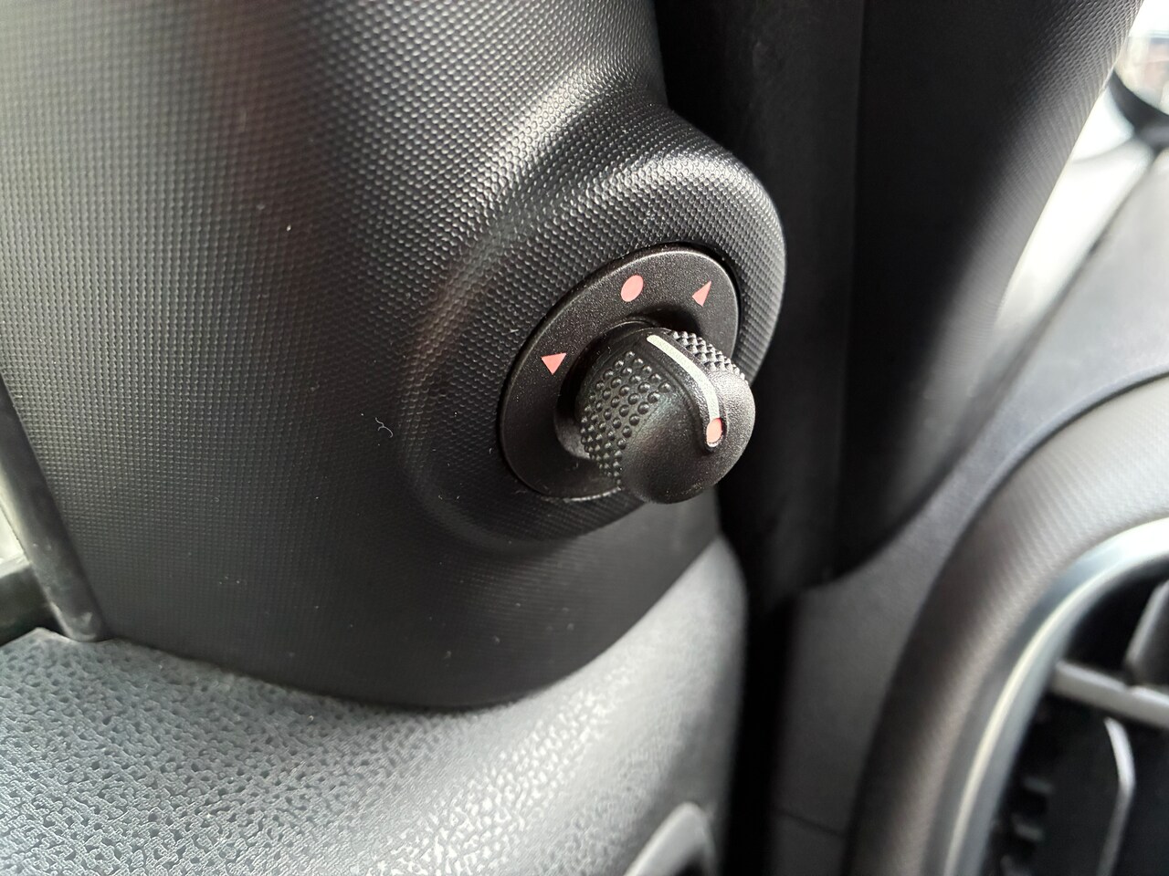 Fiat 500 L Living - 1.4 T-Jet Lounge 120pk Nieuwe Distributie/Banden!