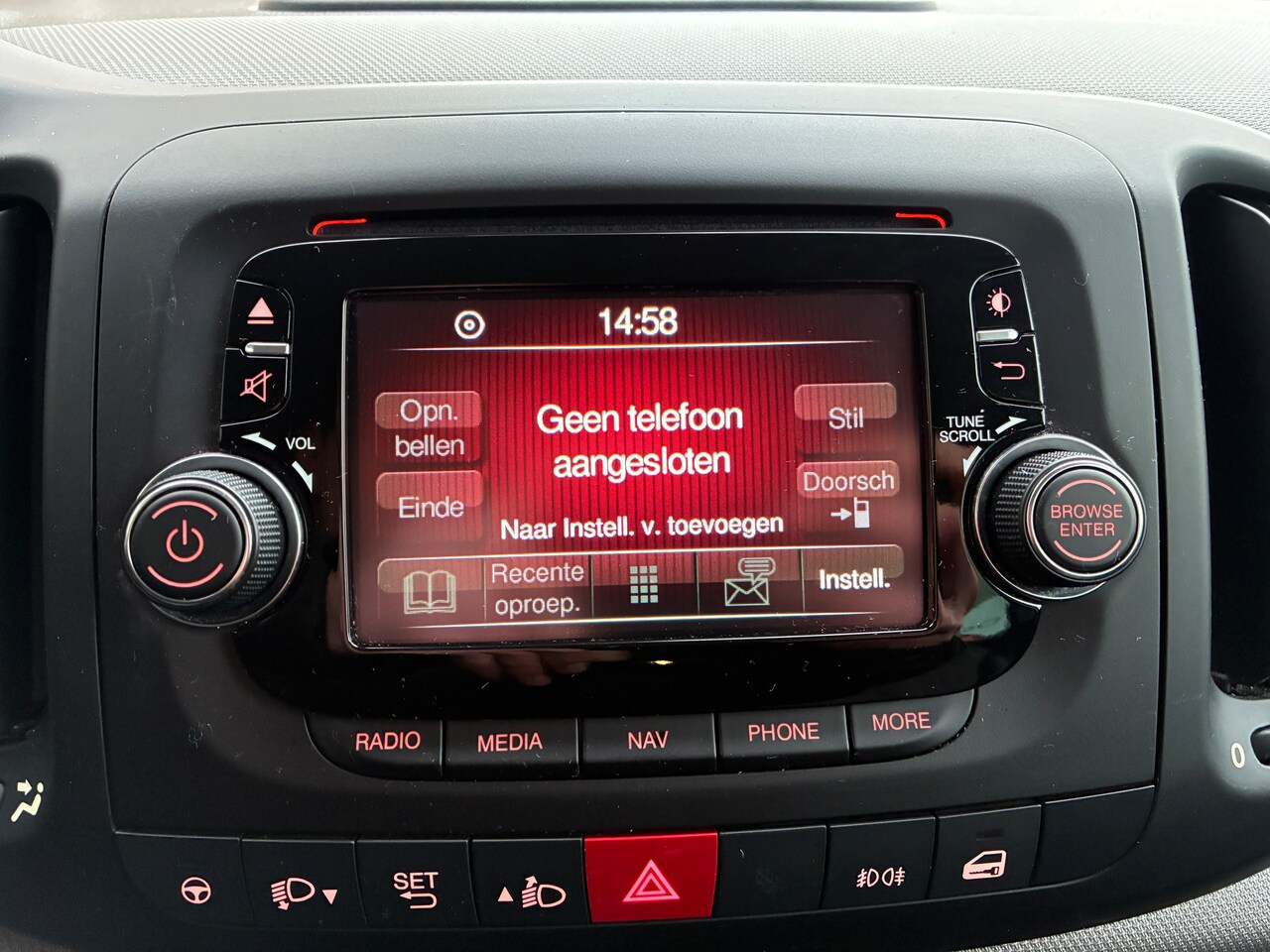 Fiat 500 L Living - 1.4 T-Jet Lounge 120pk Nieuwe Distributie/Banden!