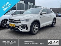 Volkswagen T-Roc - 1.5TSI 150pk DSG R-Line Business+ | Pano | Trekhaak