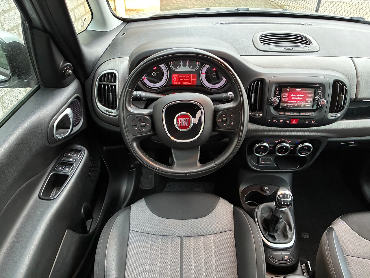 Fiat 500 L Living - 1.4 T-Jet Lounge 120pk Nieuwe Distributie/Banden!