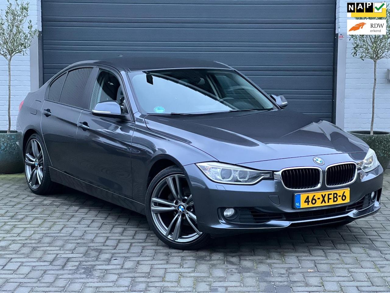 BMW 3-serie - 320i Executive|M-velgen|Aut.|Erg Nette Auto|Goed Onderhouden| - AutoWereld.nl