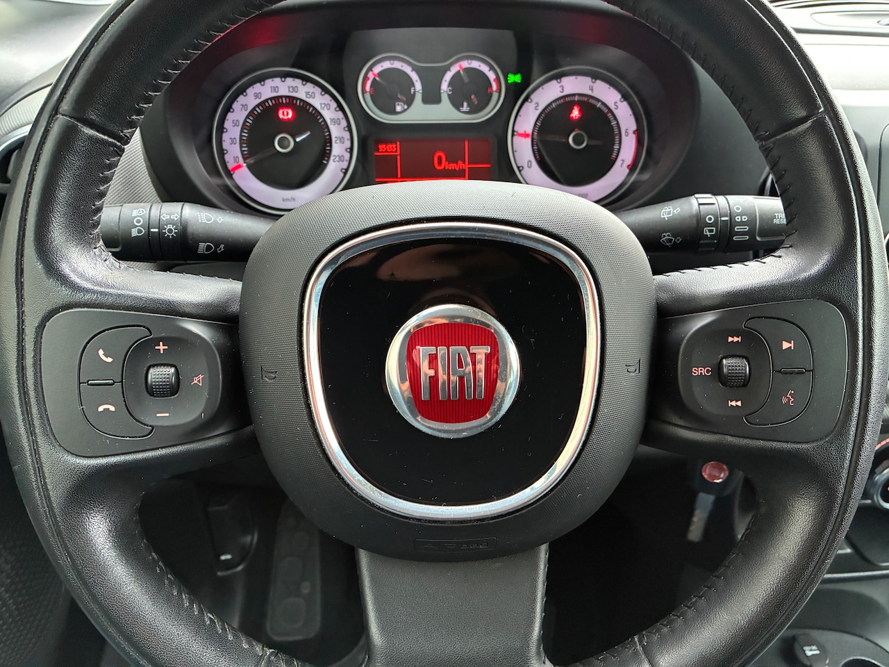 Fiat 500 L Living - 1.4 T-Jet Lounge 120pk Nieuwe Distributie/Banden!