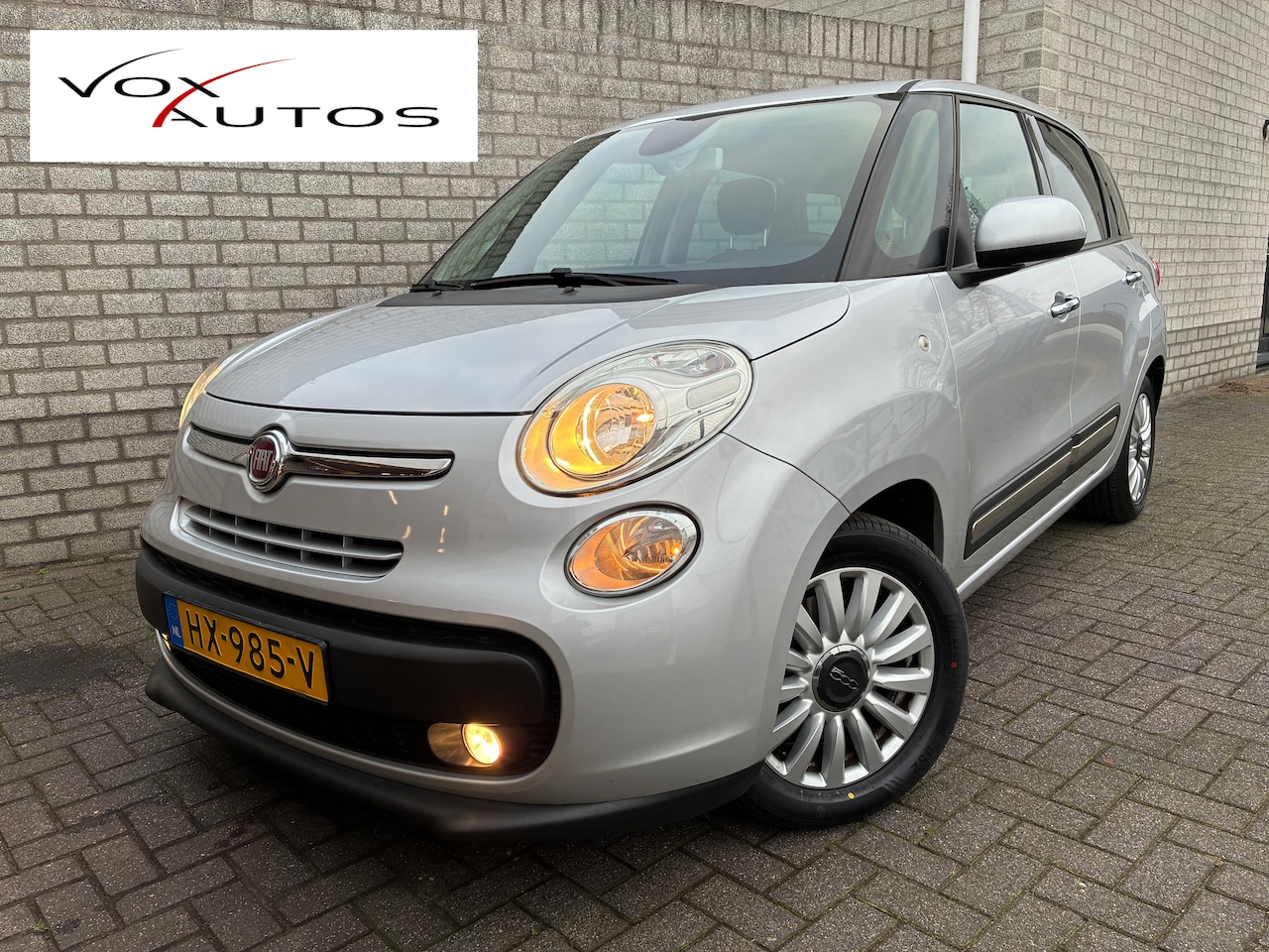 Fiat 500 L Living - 1.4 T-Jet Lounge 120pk Nieuwe Distributie/Banden! - AutoWereld.nl