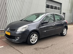 Renault Clio - 1.4 16V Authentique