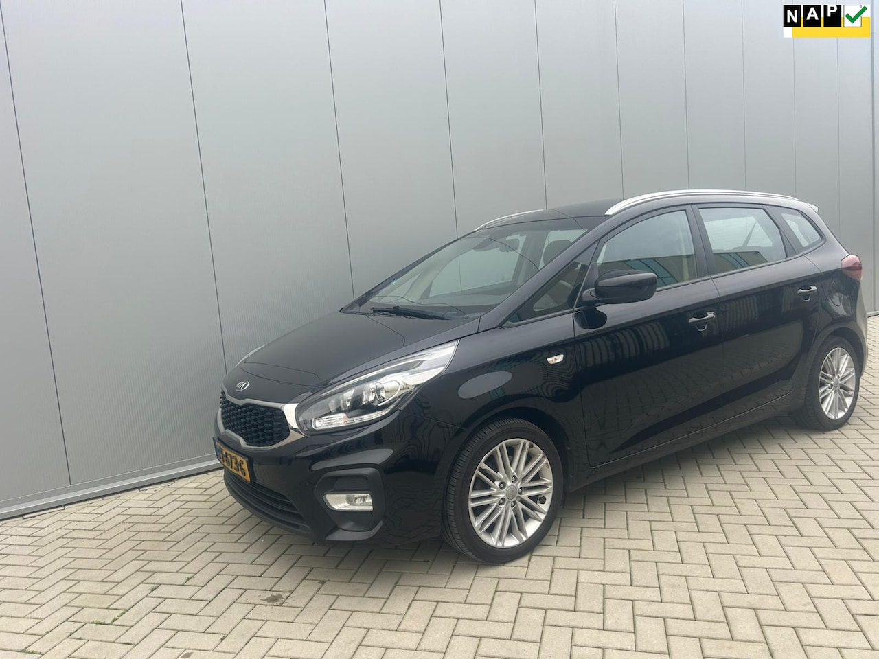 Kia Carens - 1.6 GDi First Edition 1.6 GDi First Edition - AutoWereld.nl