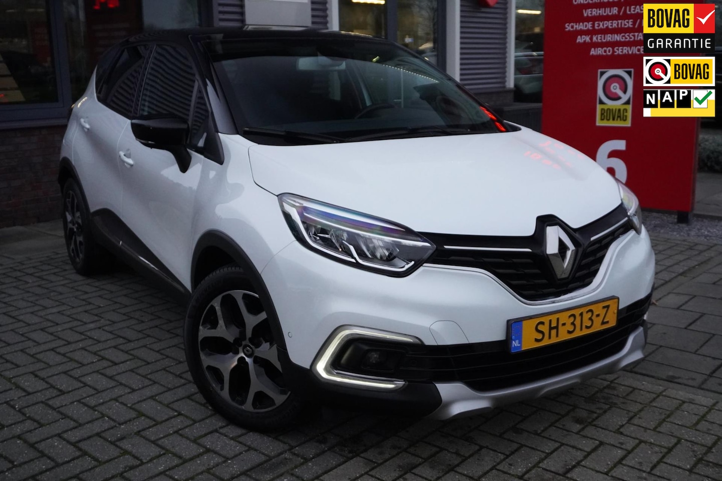 Renault Captur - 1.2 TCe Intens / Climate control / Bluetooth / Keyless / Camera / NAP - AutoWereld.nl