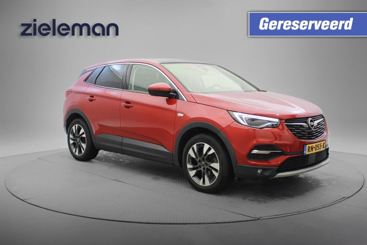 Opel Grandland X - 1.2 Turbo Business Executive - Panorama, Carplay, Navi, Cruise, Half Leer GERESERVEERD!!! - AutoWereld.nl