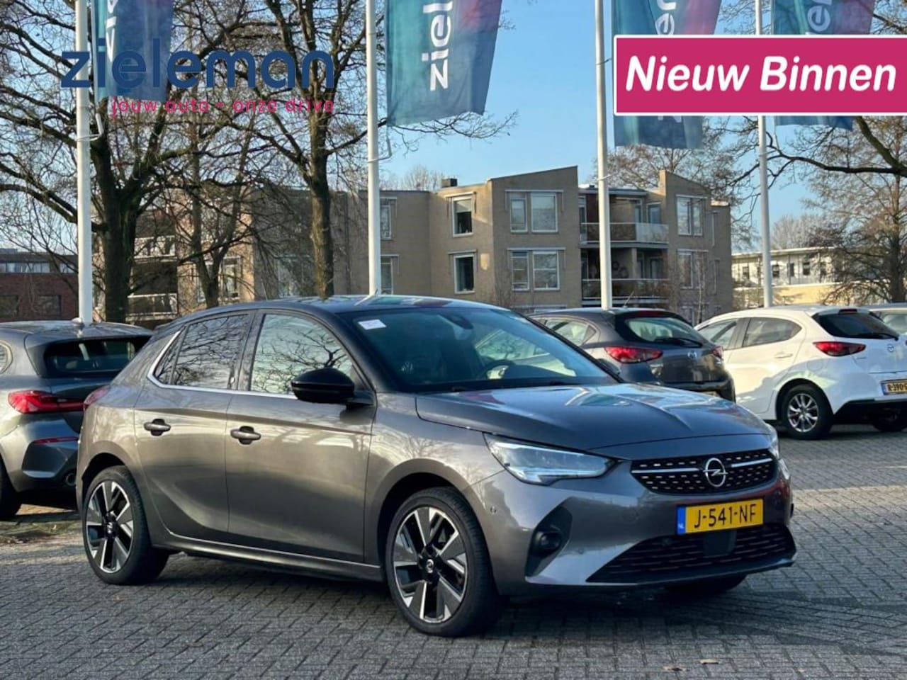 Opel Corsa-e - Elegance 50 kWh - Carplay, Navi, Cruise, Clima - AutoWereld.nl