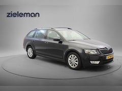 Skoda Octavia Combi - 1.6 TDI Ambition Business Automaat - Carplay, Navi, Cruise, Clima, Trekhaak