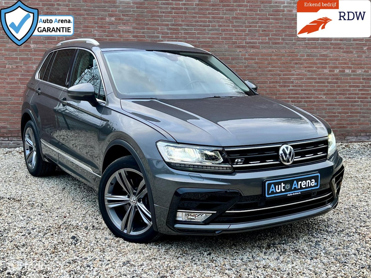 Volkswagen Tiguan - 2.0 TSI 4motion Highline R-Line | DSG | Trekhaak inklapbaar | Stoelverw. - AutoWereld.nl