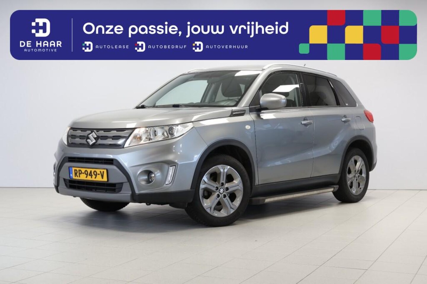 Suzuki Vitara - 1.6 Exclusive - Trekhaak - AllSeason banden - Parkeercamera - AutoWereld.nl