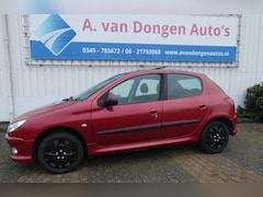 Peugeot 206 - 1.4 FOREVER, Airco, Schuifdak, DBriem V.V, APK 19-1-27