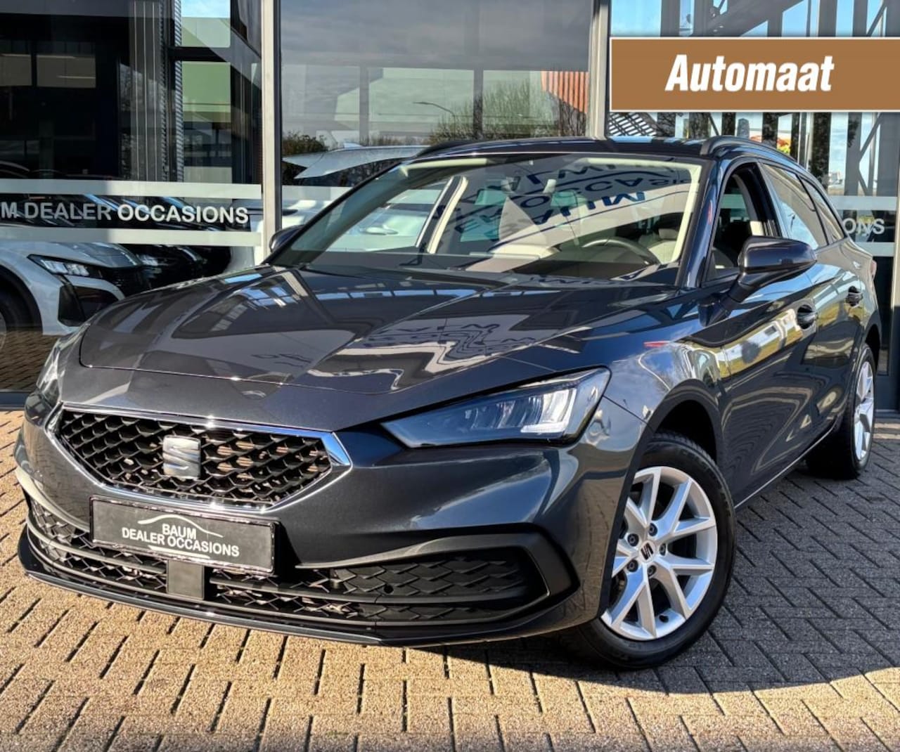 SEAT Leon - 1.0 ETSI STYLE AUTOMAAT NAVI-CARPLAY WINTERPACK PDC-CAMERA. - AutoWereld.nl