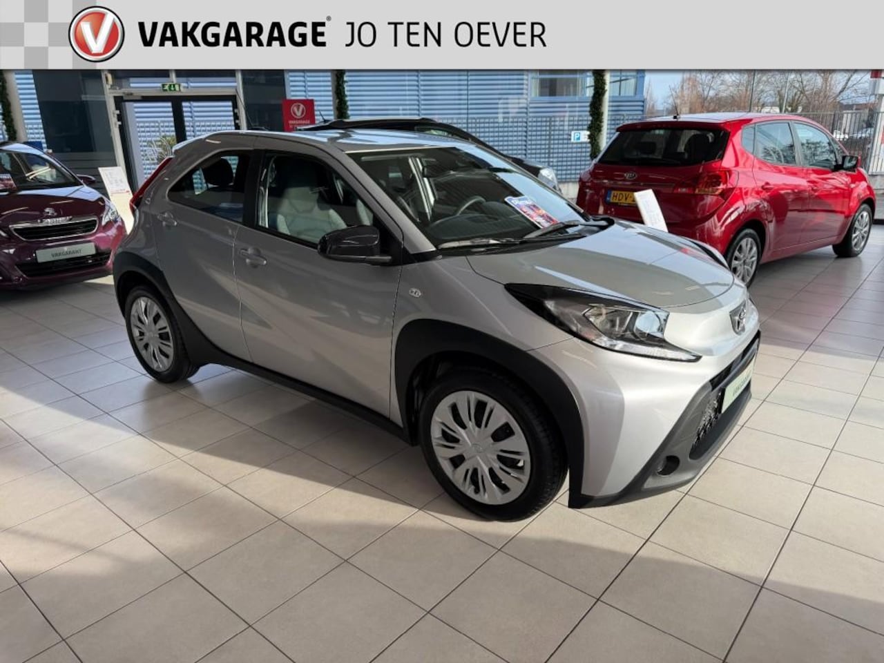 Toyota Aygo X - 1.0 VVT-i MT play 1.0 VVT-I MT PLAY - AutoWereld.nl
